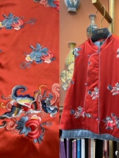 Шелковая ткань 真丝清代敞衣绣花旗袍汉服 30姆米重磅114门幅 富贵吉祥 故宫红