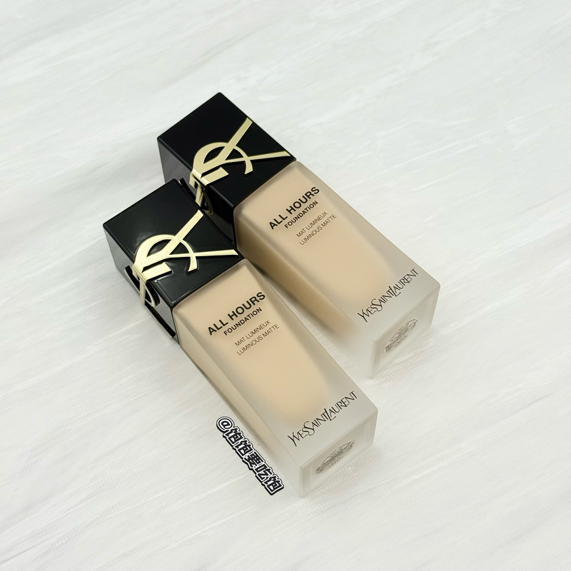 Ysl Saint Laurent's New Long-Lasting Flawless Foundation Liquid Lc1/Lc2/Ln1 Conceals Blemishes, Lasts for a Long Time, and Controls Oil