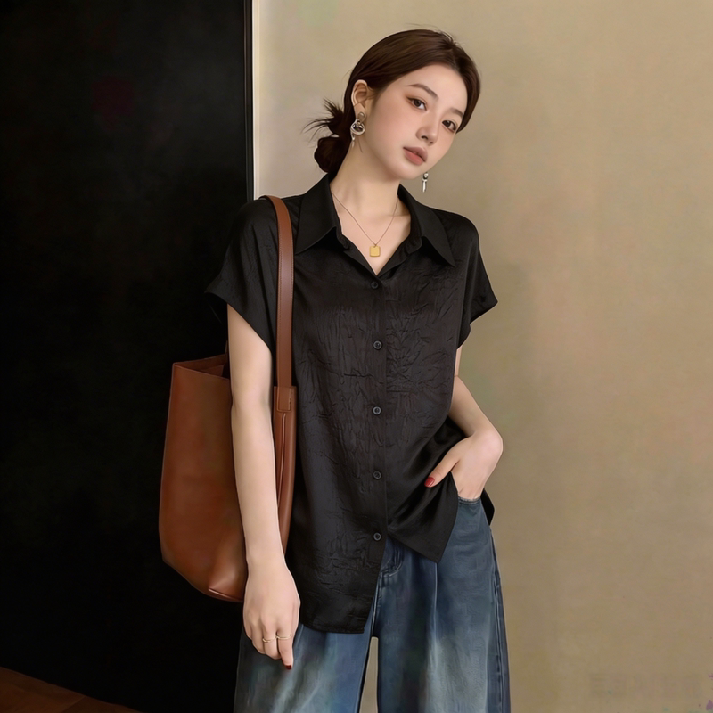 Plus-Size Designer Lace-Back Black Short-Sleeve Shirt for Women, New Summer Style, Unique and Beautiful, Slimming Top Plus-Size Designer Lace-Back Black Short-Sleeve Shirt for Women, New Summer Style, Unique and Beautiful, Slimming Top