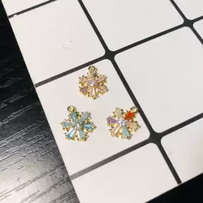 Domestic cooperation fresh and cute pink blue purple zircon shiny snowflakes autumn and winter 14K gold pendant diy accessories