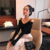 Xuân 2018 mới mùa thu Hồng Kông hương vị retro chic hoop quây áo dài tay áo cổ chữ V quây áo len nữ áo len nữ cổ tim tay dài Áo len cổ chữ V