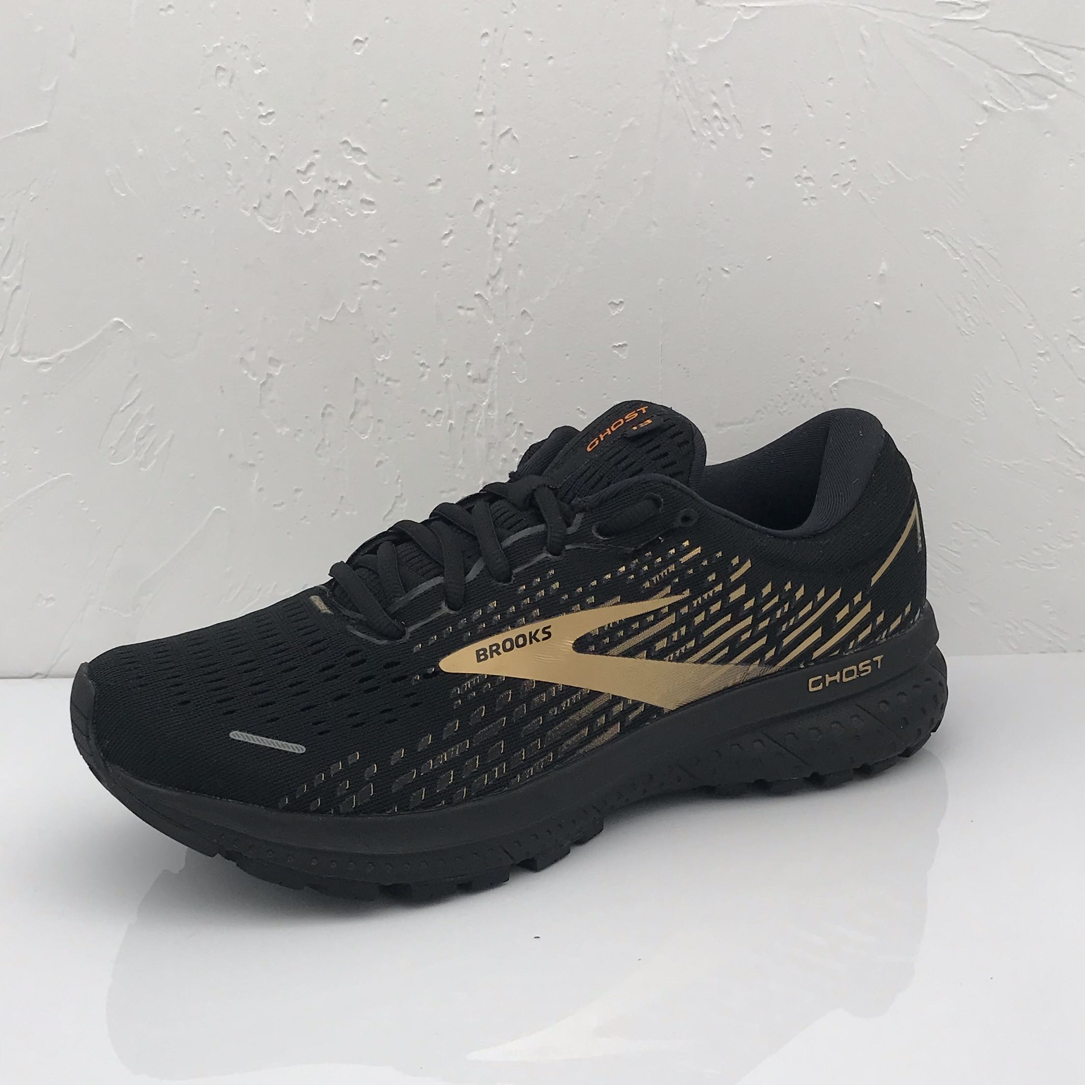 brooks non slip shoes