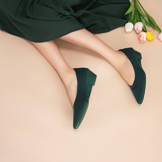 REREJOY王妃鞋飞针编织尖头舒适坡跟2025新款蛋卷镂空透气女单鞋