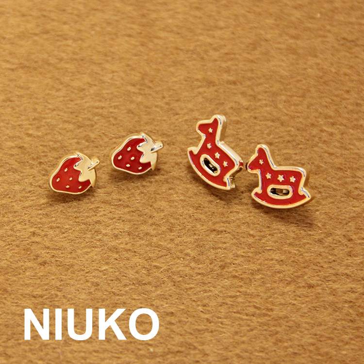 NIUKO Red Gold Super Cute Strawberry Trojan Shirt Button Button Accessories DIY Button