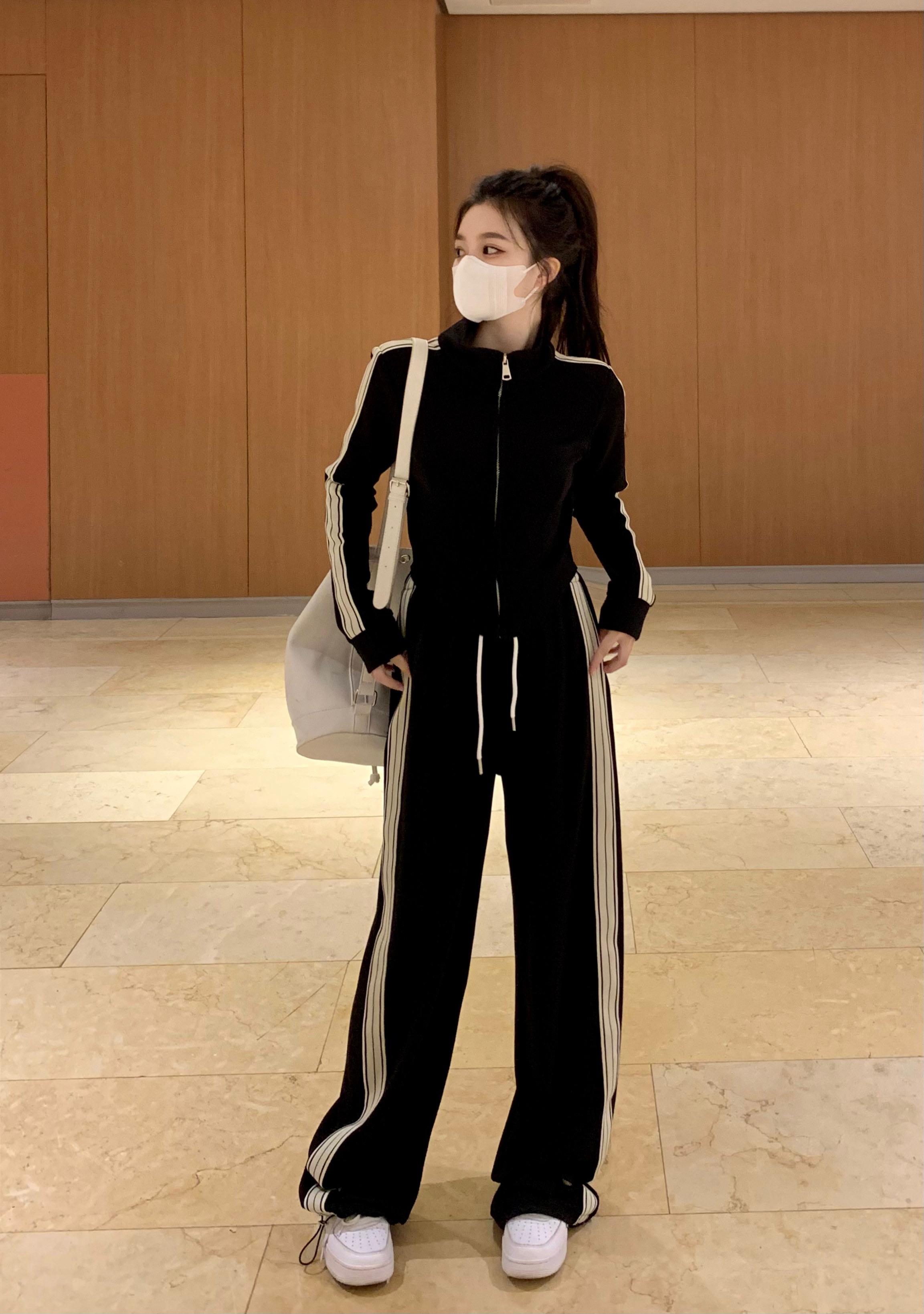 Стильные костюмы 大码休闲运动套装女秋季2025新款黑色显瘦外套高腰显瘦长裤两件套