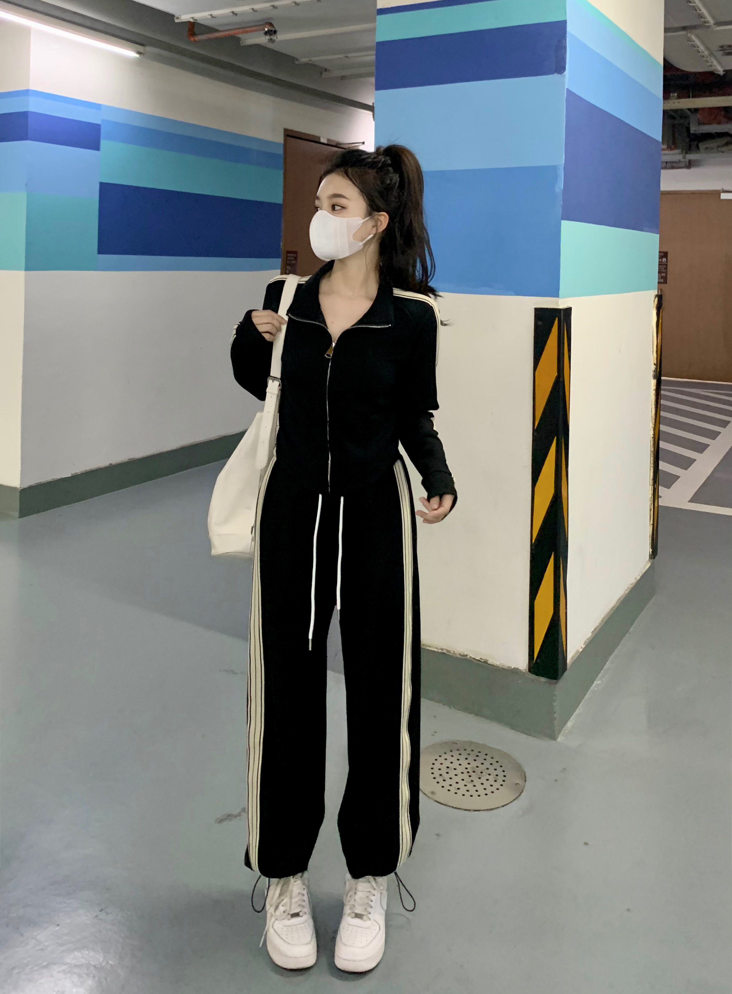 Стильные костюмы 大码休闲运动套装女秋季2025新款黑色显瘦外套高腰显瘦长裤两件套