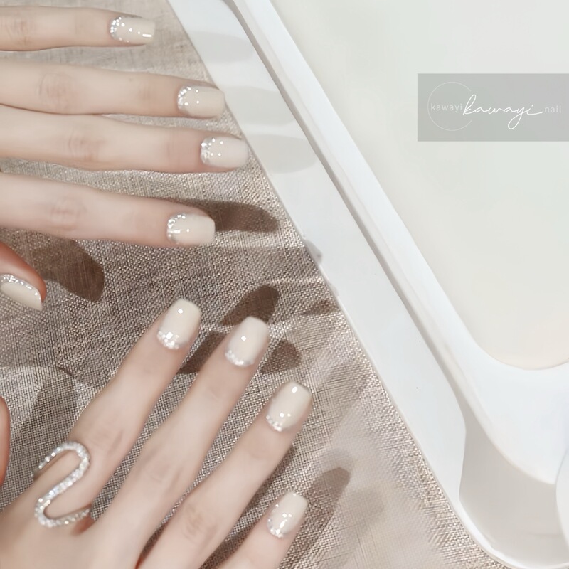 White French-Style Handmade Wearable Nail Patches, Fake Nails, Elegant and Luxurious, 2025 New Model, High-Quality, for Parties M6