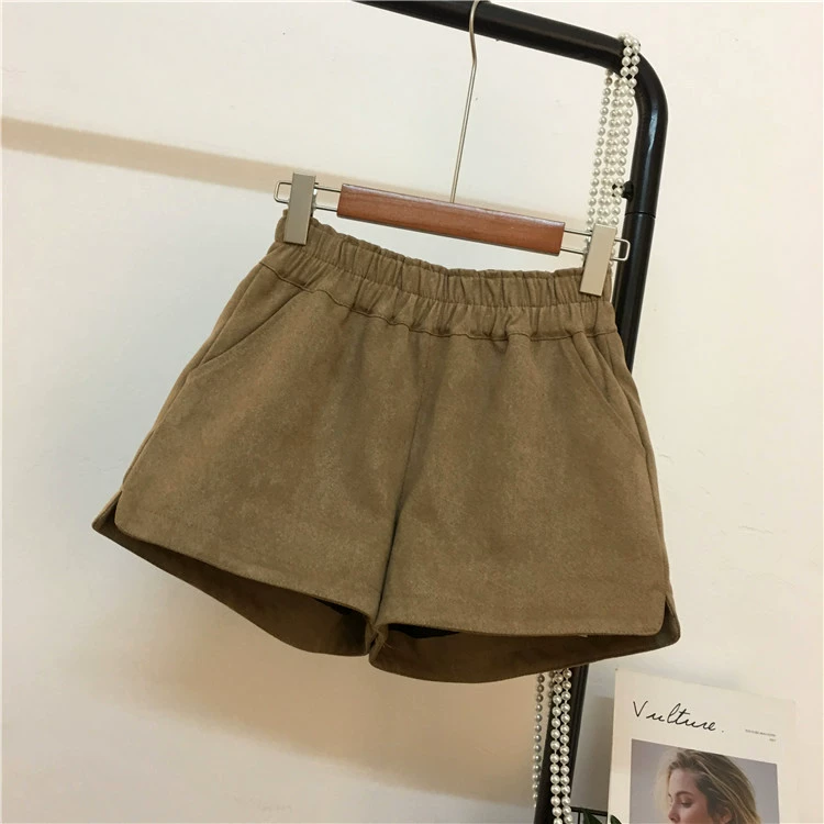 Thu đông 2018 phiên bản mới của Hàn Quốc có chất liệu thun thun cao cổ Một chiếc quần short len ​​ống rộng cho nữ mang giày bốt hoang dã nữ triều