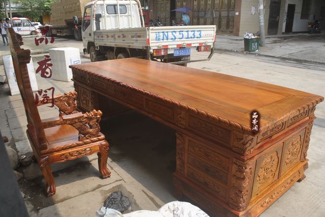 Pinxiangge Myanmar Pear khắc Dragon Bàn văn phòng 3 triệu Nội thất Boss Đài Loan Bàn gỗ gụ Taipan Bàn bàn làm việc gỗ cao su