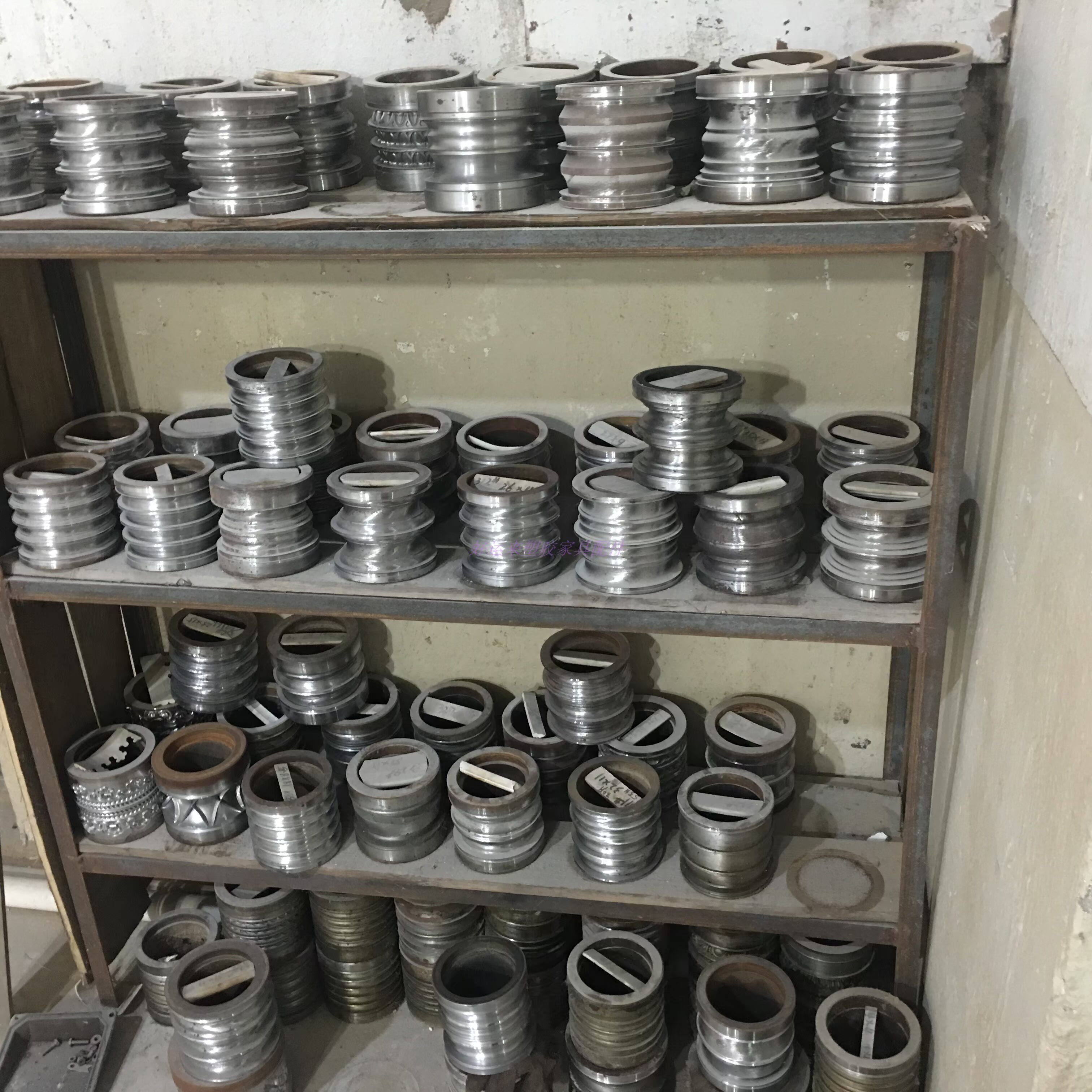 Nội thất nhựa nhựa Châu Âu phun hoa tủ quần áo góc cửa hoa nhựa khắc tấm trượt cửa chạm nổi hoa mềm dây - Nhà cung cấp đồ nội thất đồ trang trí treo tường phòng khách
