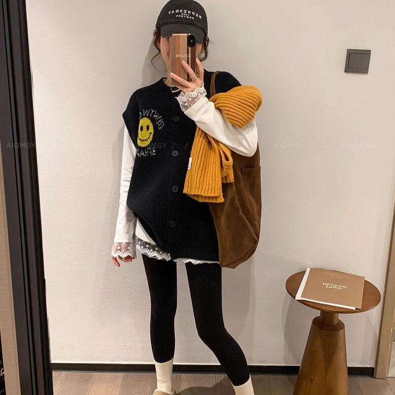 Korean Style Gray Round Neck Letter Smiley Face Vest for Women 2025 Winter New Layered Cardigan Top