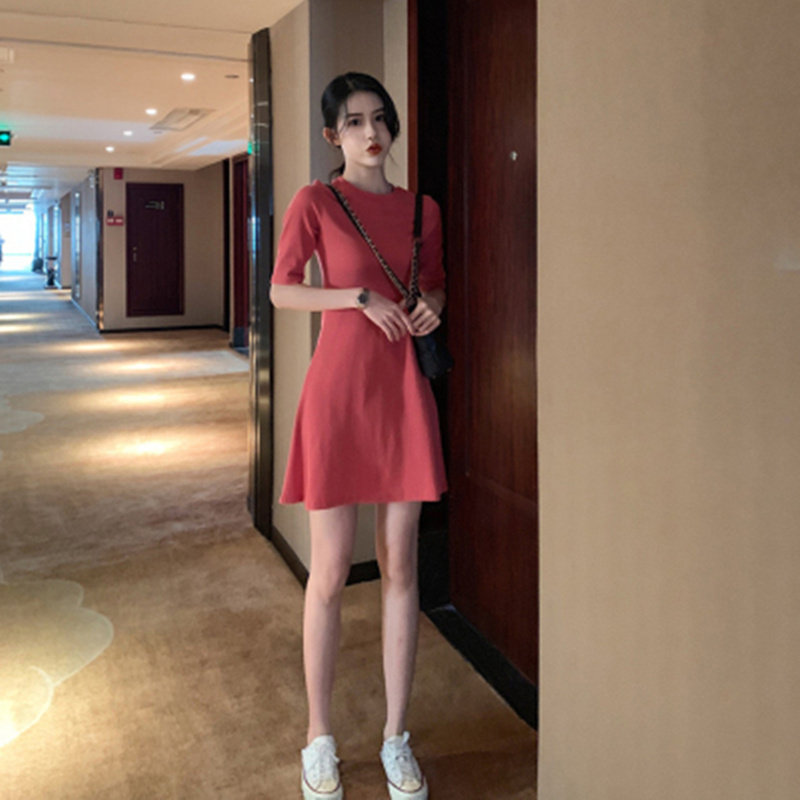 2022 New beautiful pear shaped shape dress summer wind and leisure slim skirt