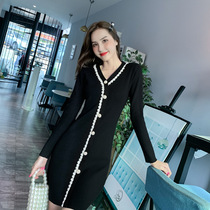 Knitted one-piece dress lady autumn and winter new small inner hitch bottom dress Skinder with slim long sleeves Buttoned Temperament Short Skirt