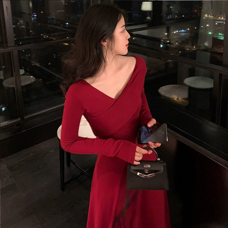 Royal sister dress temperament light familiar style autumn long-sleeved waist thin knitted long skirt French little red skirt tide