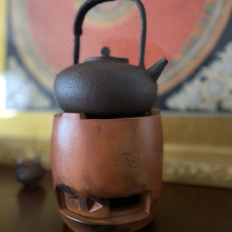 Xijian Zen Tea Chaozhou Lao Fu Ji New Product Handmade Black Clay Tea Pot with Handle Sand Clay Pot 430ml