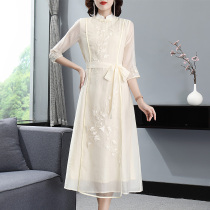 Cheongsam 2021 new young model Republic of China style retro celebrity long thin Chinese embroidered dress