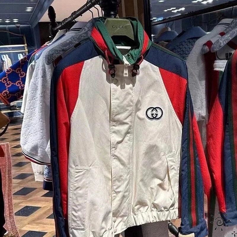 Gucci/Gucci New Model Embroidered Double g Letter Patch on the Chest Red and Green Webbing Nylon Jacket for Men and Women