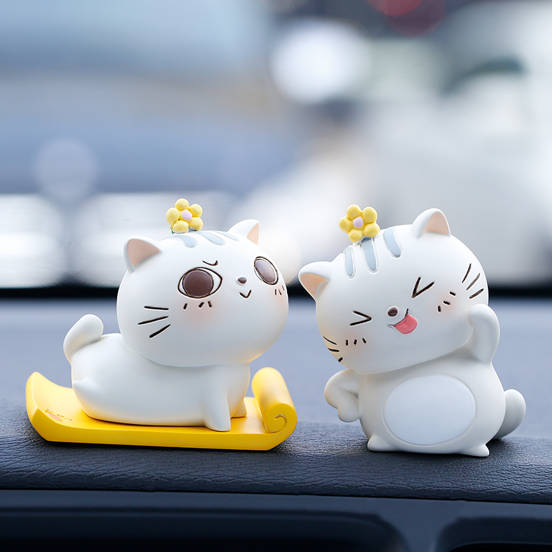 Car Merchants Cat Vehicular Pendulum with creative personality in-car decoration in-car Desk Supplies Cute Paparazzi Goddess