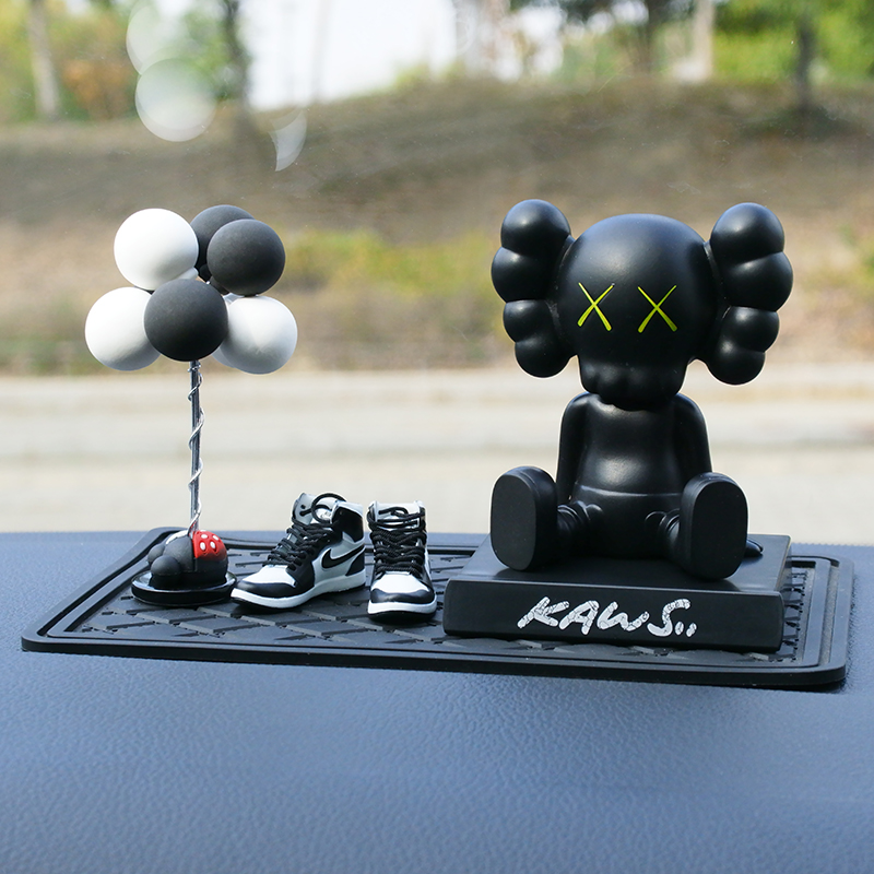 ins tide creative car center console ornaments Personality net red KAWS shaking his head doll Car car interior decoration