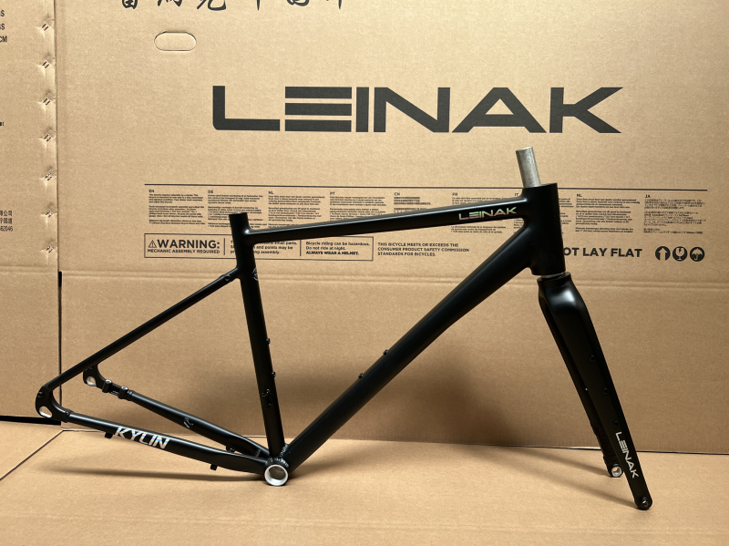 Renak Kirin Aluminum Alloy Integrated Thru-Axle Bicycle Frame with a Set of Ultra-Light Aluminum Alloy Integrated Front Fork