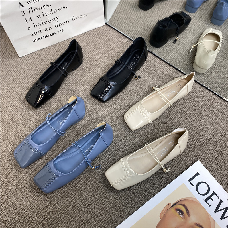 Retro Mary Jane thick heel shoes women's 2022 spring new net red woven one word with square head stitching grandma shoes