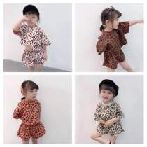 Two pieces of BAO WEN Red Sisters Fashion T - shirts babies and young children in the summer suit of girls