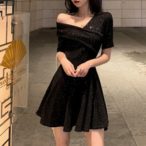 One-character collar slanting off-shoulder high waist dress shiny silk slim slim dress birthday party dinner Annual Meeting dress