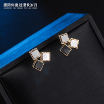 Earrings Hollow French earrings Joker temperament Korean handmade girl simple small small ear clip no ear hole female
