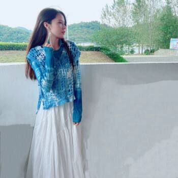 Yiche tie-dye original design handmade plant blue dyed artistic v-neck knitted hollow crochet lace-up vest ເສື້ອທີເຊີດ