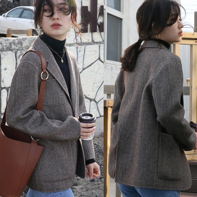 2022 autumn and winter Korean ins herringbone pattern small suit jacket female Hong Kong flavor retro chic loose woolen suit