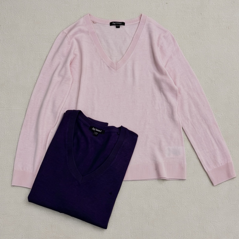 Foreign Order ~ Maple Leaf Fruit ~ 100% Fine-Spun Merino Women's Wool V-Neck Pullover