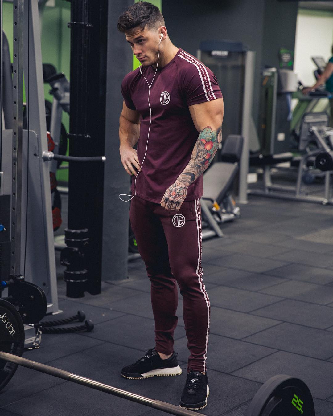 Cơ thể thao phù hợp với nam giới mùa hè mỏng chạy thể dục quần áo ngắn tay quần cotton t-shirt mùa hè quần áo chặt chẽ bộ quần áo tập yoga