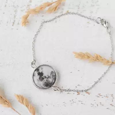 Ukrainian Beautyspot girl European and American Tide brand Cosmic Planet series moon hand spot