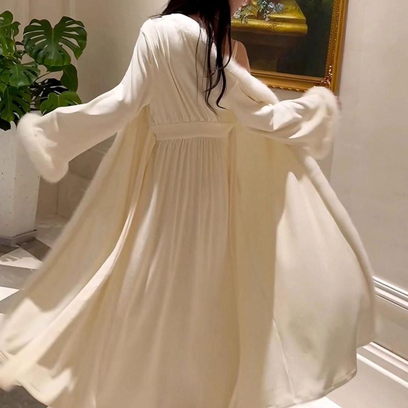 蕾丝裙哪个颜色好看？2025流行色与个人风格的『穿搭』解析