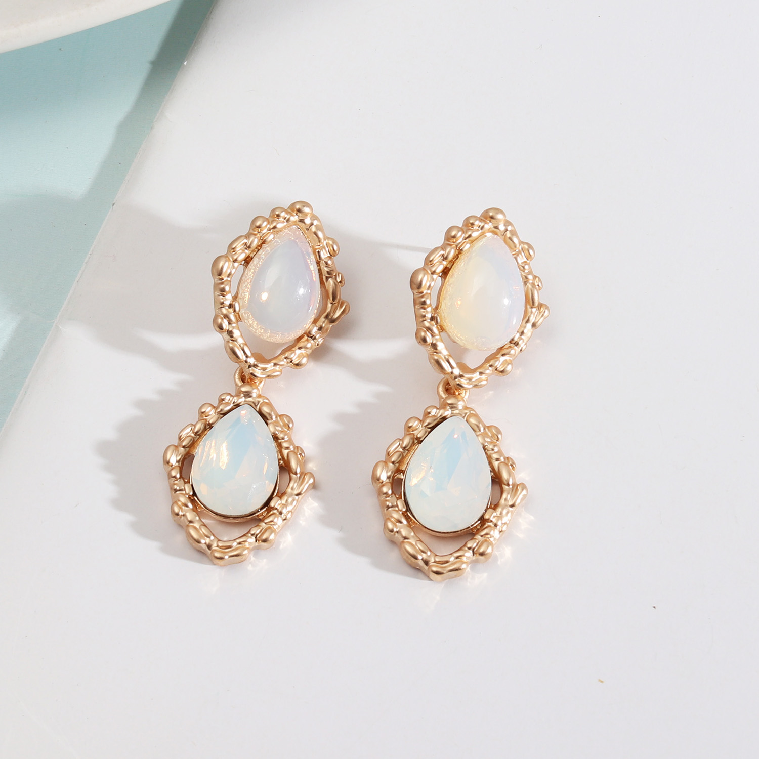 1 Pair Vintage Style Water Droplets Alloy Inlay Artificial Pearls Turquoise Opal Women's Drop Earrings display picture 5