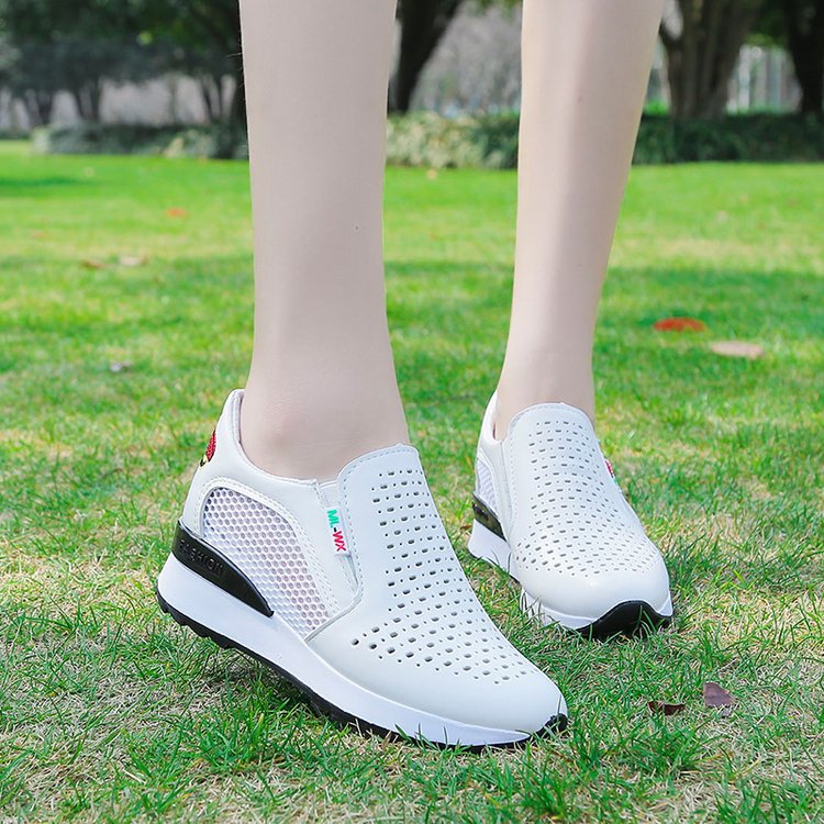 White & HoneybeeNet shoes Slope heel Women's Shoes 2020 Spring and summer new pattern Korean version Hollow out Little white shoes Versatile leisure time Internal elevation ventilation Single shoes