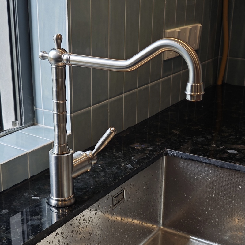 Yuanshan Retro Faucet｜Food-Grade 304 Stainless Steel French American Brushed Flange Gold Kitchen Hot and Cold Water