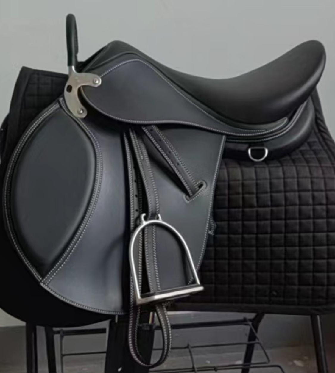 Full set of double belly band integrated saddle 9 pieces Sleeves Water Le reins Rope Armature Sweat Cushion Belly with stirrups with stirrups-Taobao