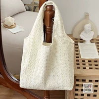 Вишня в цвету