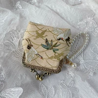 Красный подчиняется картинкам