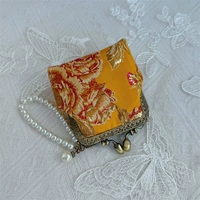 Флуоресцентный зеленый, согласно изображению