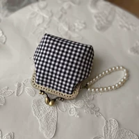 Черно-белая сетка, согласно изображению