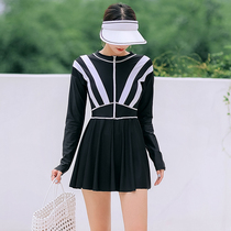 2021 new one-piece swimsuit seaside summer girls gather long sleeves sports sunscreen conservative seaside students fat MM