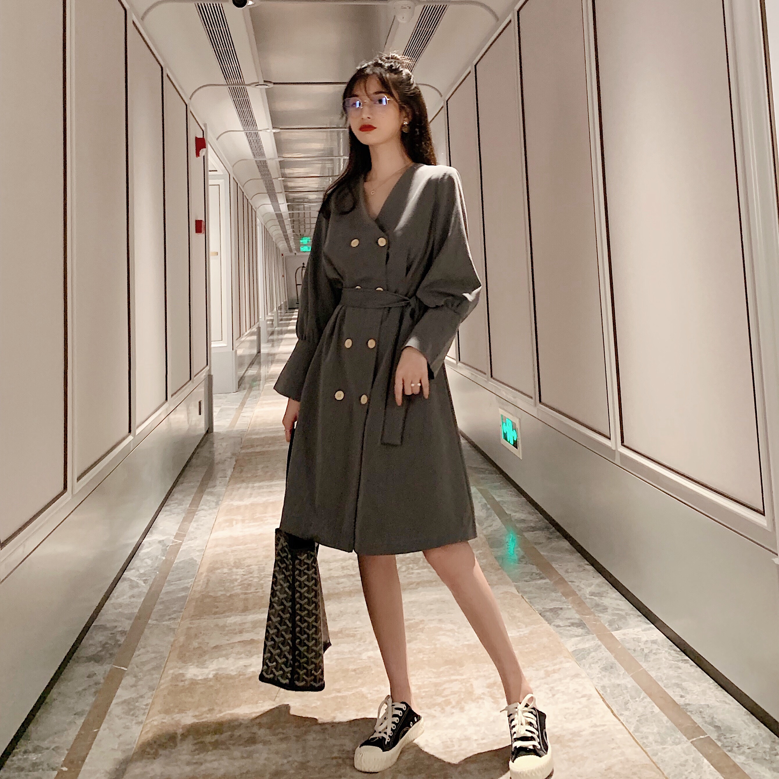 VK旗艦店 韓系雙排扣露鎖骨顯氣質系帶長袖洋裝