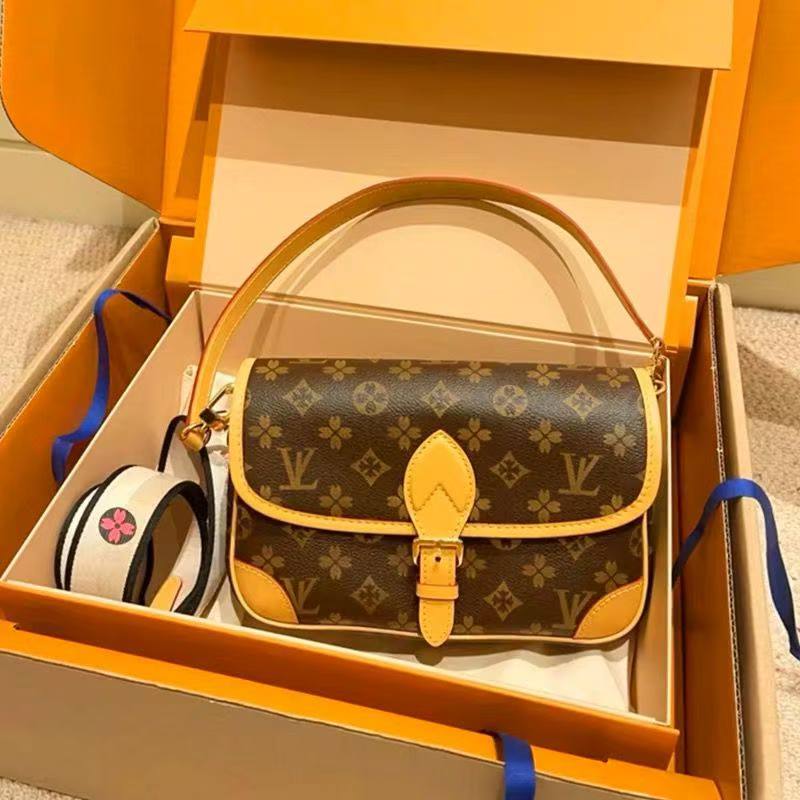 Luxury Brand Name Bags 2026 New Model Internet Celebrity Baguette Bag Genuine Leather Chain Bag Single Shoulder Underarm Crossbody Bag