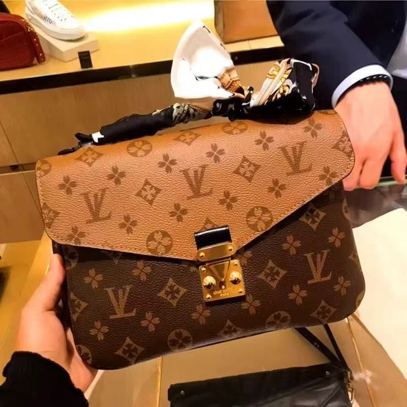 Official Genuine 2026 New Model Designer Bag, Genuine Leather Messenger Bag, High-End Vintage Women's Bag, Single Shoulder Crossbody Chain Bag