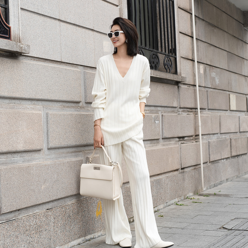 Bella Klein Blue V-Neck Vertical Striped Knit Suit for Women, Waist-Cinching Loose Fit Jogger Pants Two-Piece Set Bella Klein Blue V-Neck Vertical Striped Knit Suit for Women, Waist-Cinching Loose Fit Jogger Pants Two-Piece Set