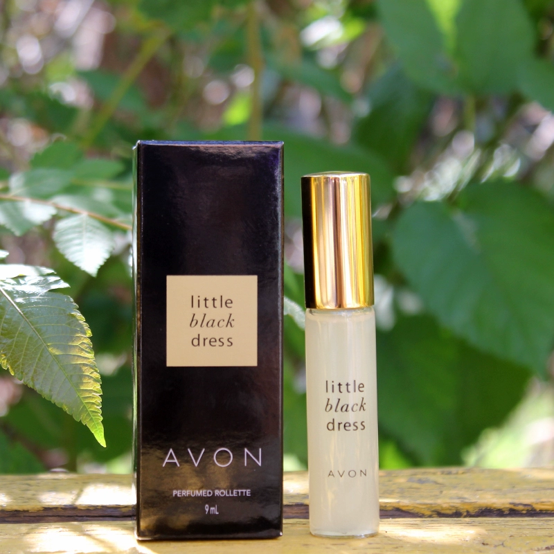 2 chiếc váy đen Avon đính hạt để làm cho phụ nữ như Hepburn thanh lịch và phiên bản cũ và mới - Nước hoa