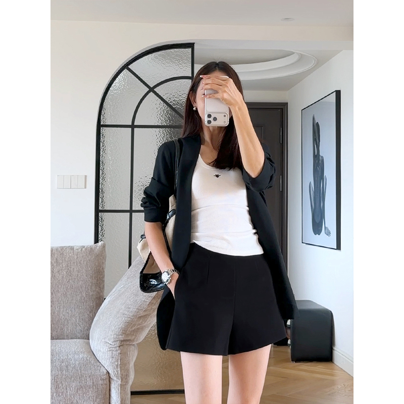 Eul Eby Yibijian Aesthetics Autumn and Winter Silk Wool Shorts for Women, High-Waisted Wide-Leg Pants, A-Line Bootcut Pants Eul Eby Yibijian Aesthetics Autumn and Winter Silk Wool Shorts for Women, High-Waisted Wide-Leg Pants, A-Line Bootcut Pants