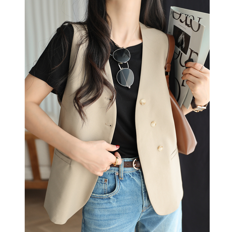 Casual and Neat, Stylish Layered Suit Vest Jacket, Drapey, Wrinkle-Resistant, Loose V-Neck Sleeveless Top for Women, New for Spring and Summer